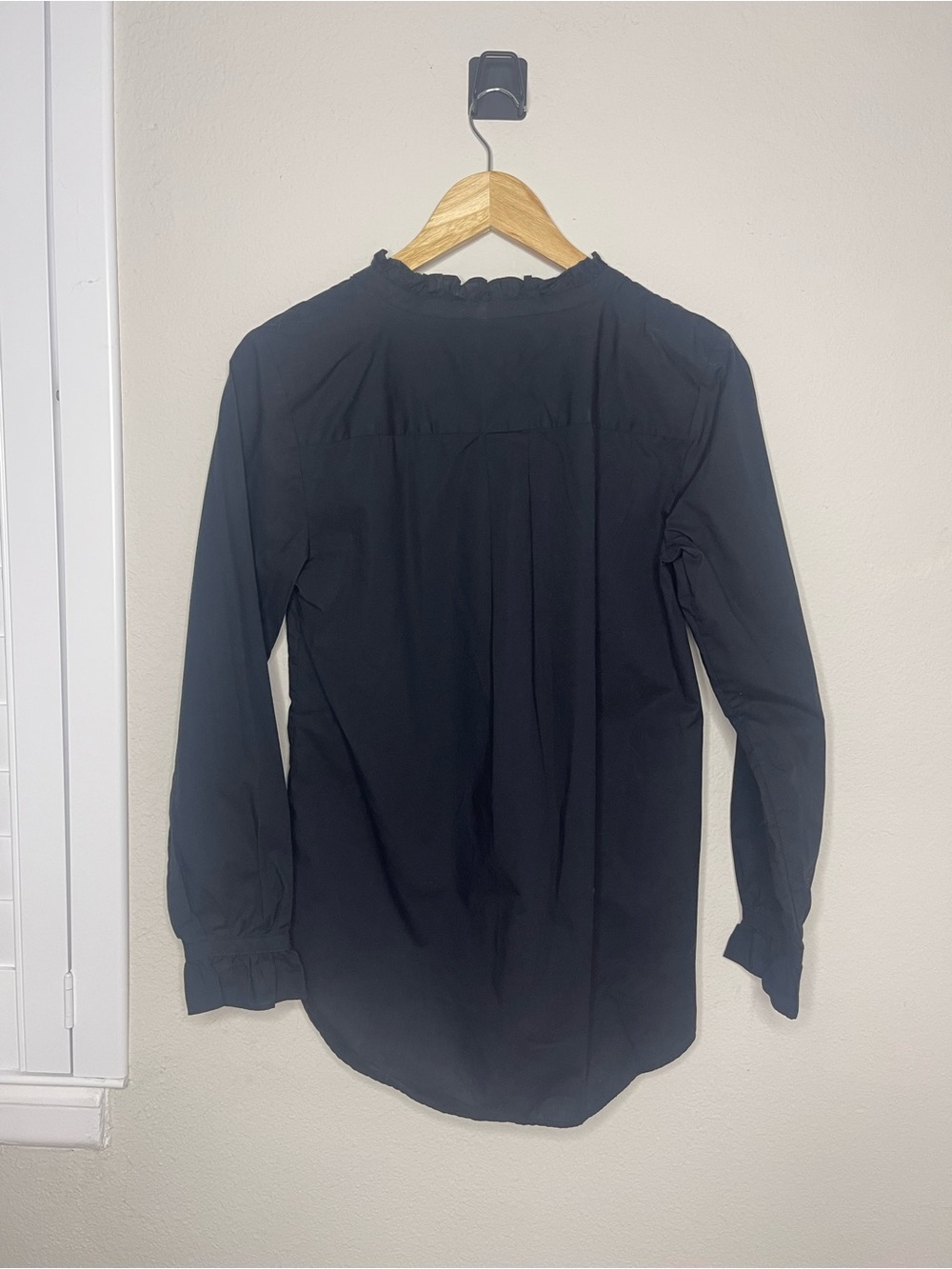 Talbots Women’s Pop Over Ruffle Collar - Picture 2 of 3